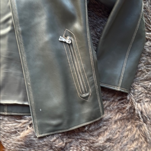 Elegant Women's Olive Green Leather Jacket SZ LG - Picture 8 of 9
